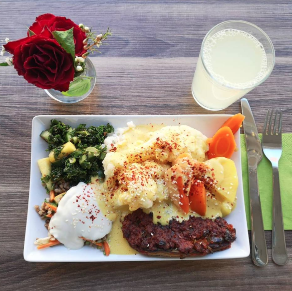 Main image for gallery Vom Buffet genascht