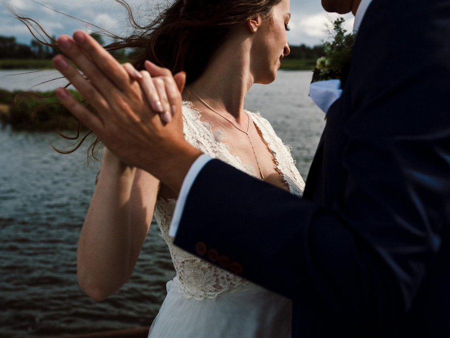 Main image for gallery Internationale Hochzeit im Zollenspieker Fährhaus