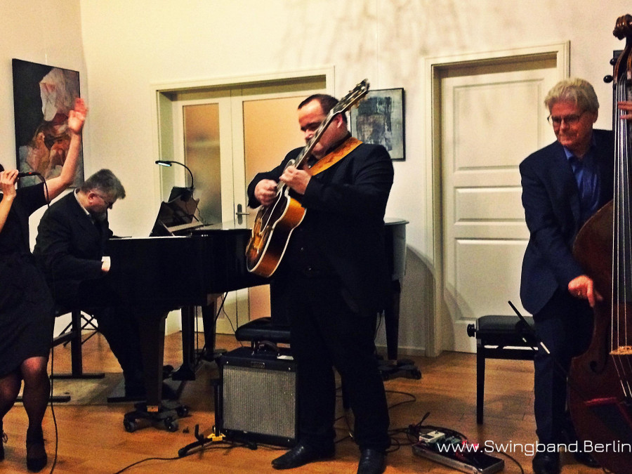 Main image for gallery Swingband Nats Corner