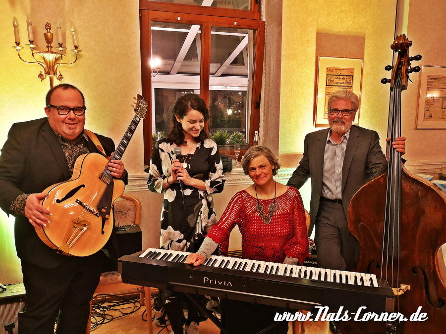 Main image for gallery Swingband