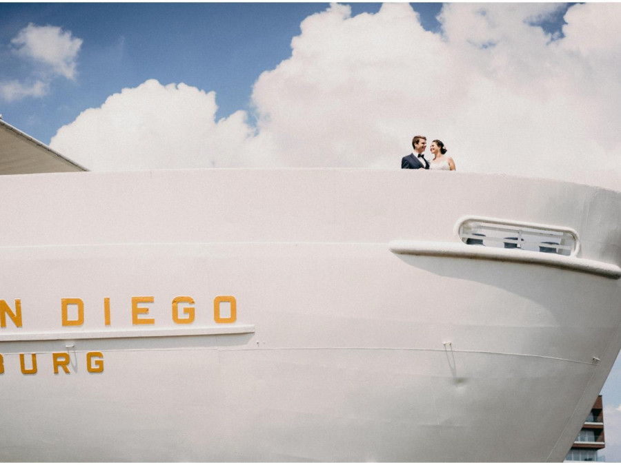 Main image for gallery Hochzeit auf der Elbe