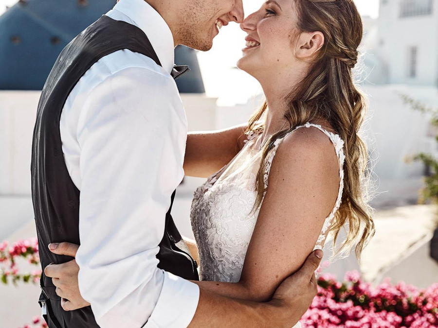 Main image for gallery Afterweddingshooting von Vanessa & Daniel in Santorini