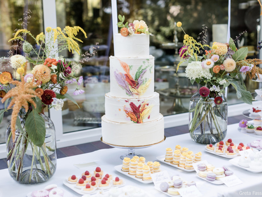 Main image for gallery Hochzeitstorte