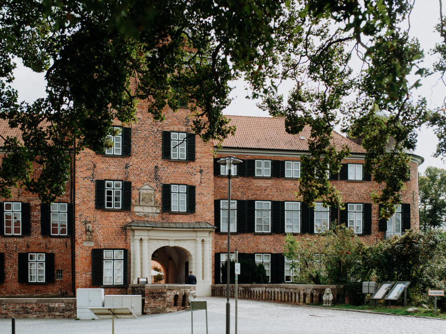 Main image for gallery Hochzeit im Schloss