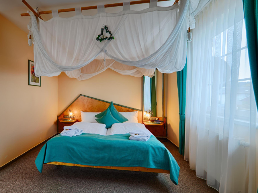 Main image for gallery Himmelbettzimmer
