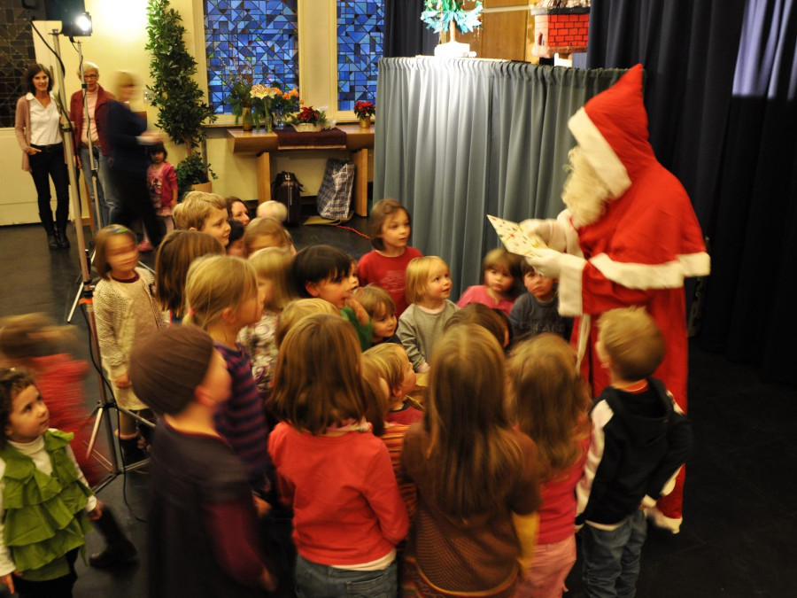 Main image for gallery "Der Puppenspieler als liebenswerter Nikolaus!"