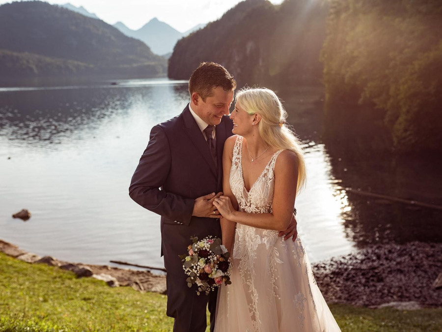 Main image for gallery After Wedding Shooting am Schloss Neuschwanstein