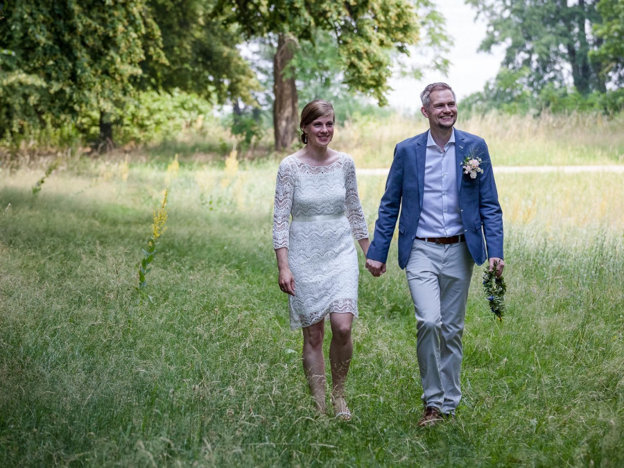 Main image for gallery Hochzeit von Sonja und Benjamin im Gutshaus Neukladow / Berlin