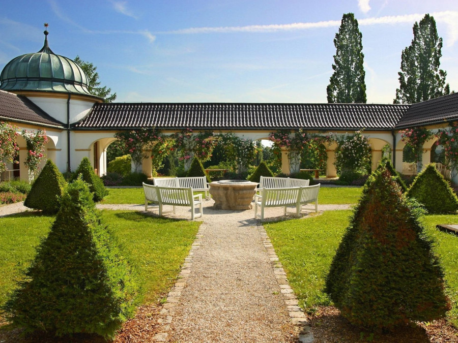 Main image for gallery Schloss Höhenried