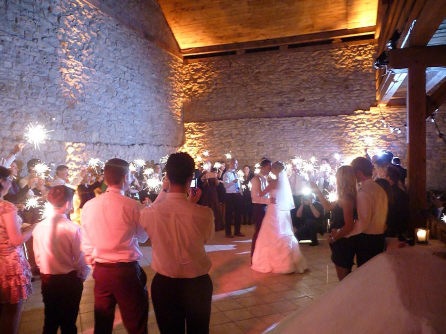 Main image for gallery HochzeitsDJ Eröffnungstanz