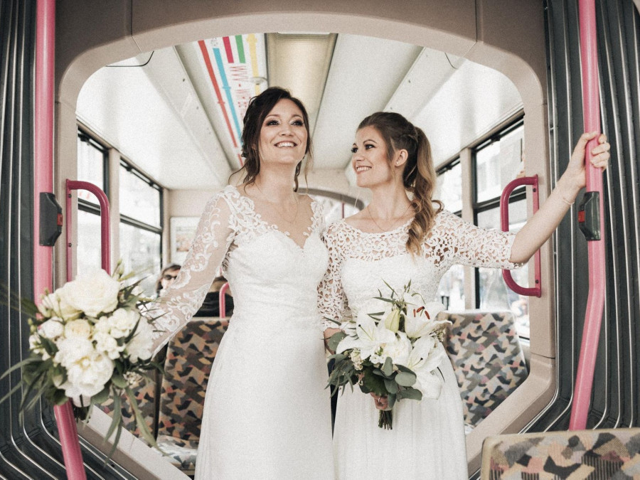 Main image for gallery Bride & Bride