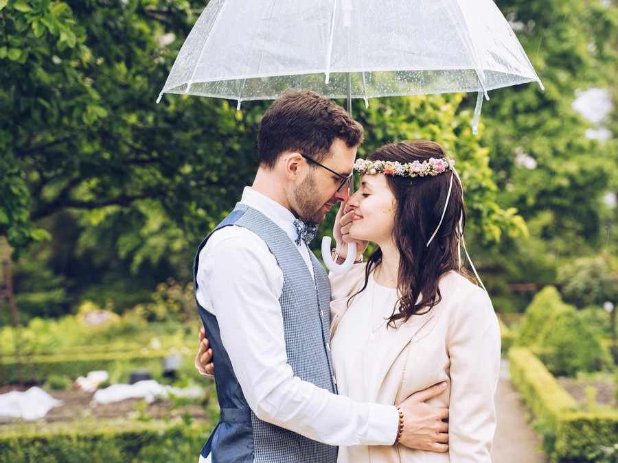 Main image for gallery Hochzeit im Regen