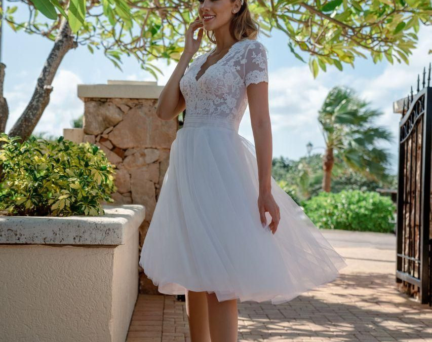 Main image for gallery Kurze Brautkleider
