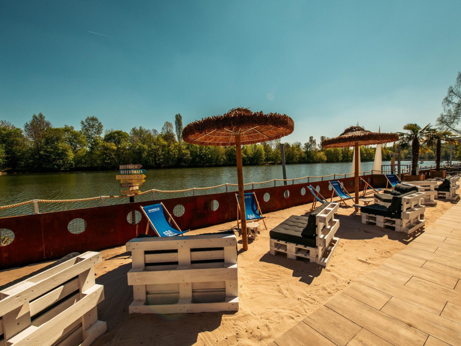 Main image for gallery Riverbeach