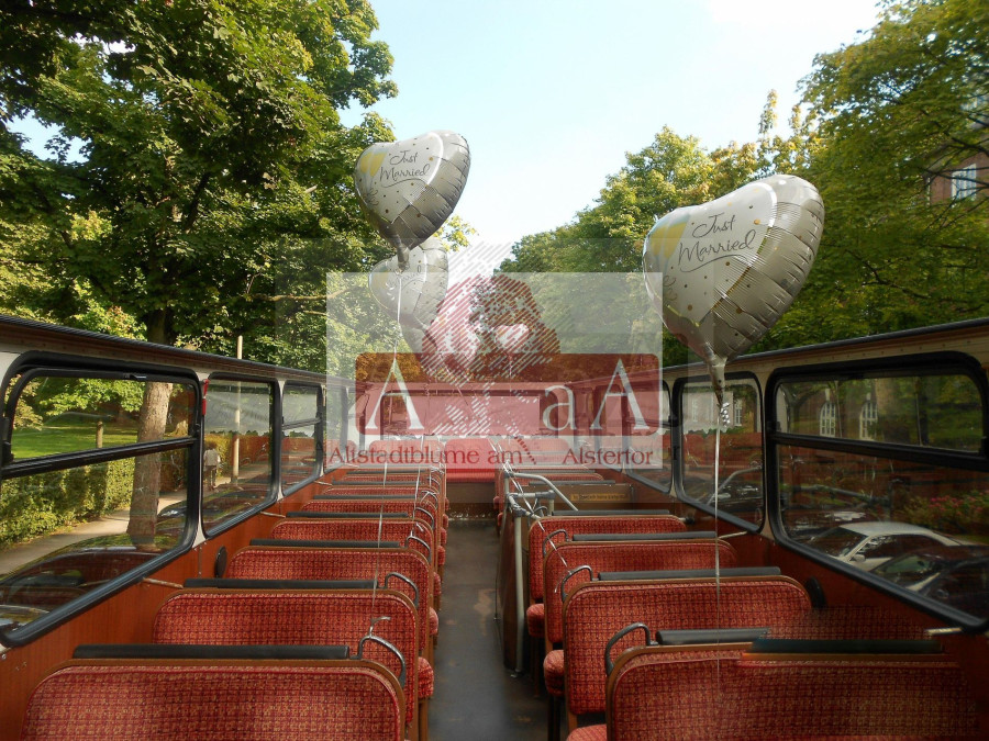 Main image for gallery Busdekoration mit Ballons
