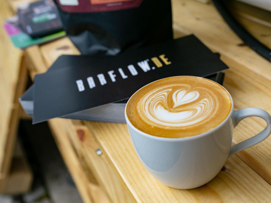 Main image for gallery mobiles Barista Catering mit Latte Art Service
