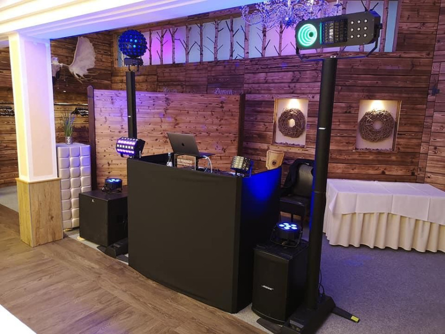 Main image for gallery Party DJ Frankie