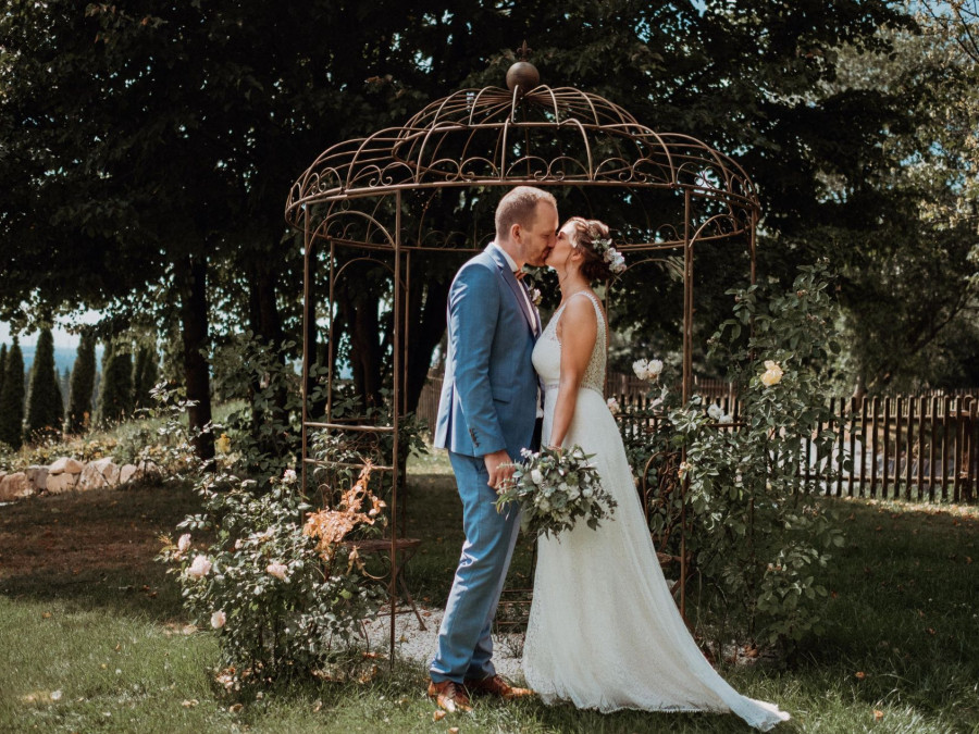 Main image for gallery L & S - Hochzeitsreportage mit freier Trauung