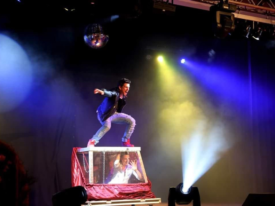 Main image for gallery Live - "Grand Illusion" Show