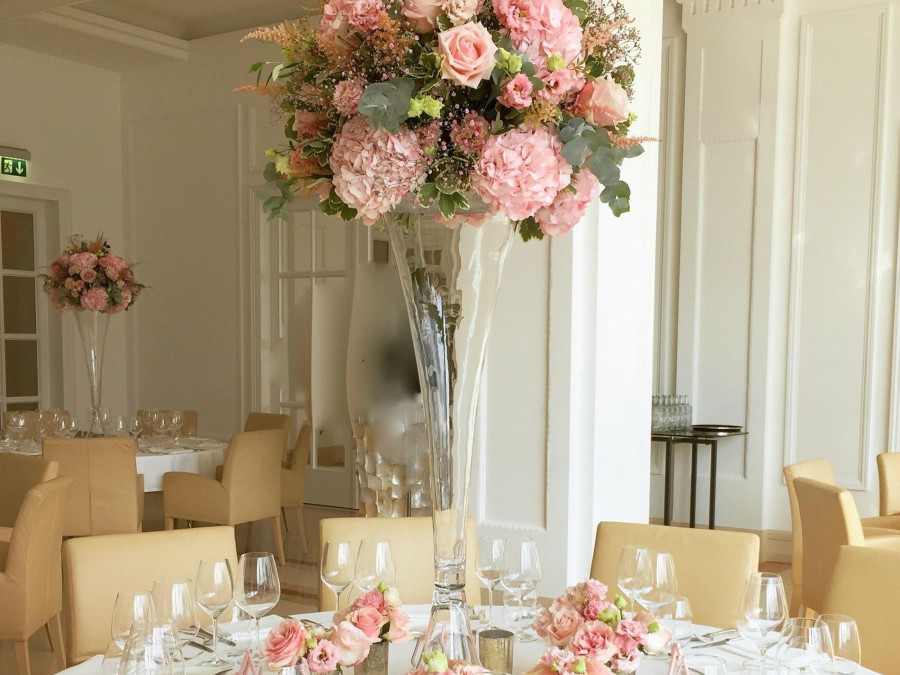 Main image for gallery Giant Vase