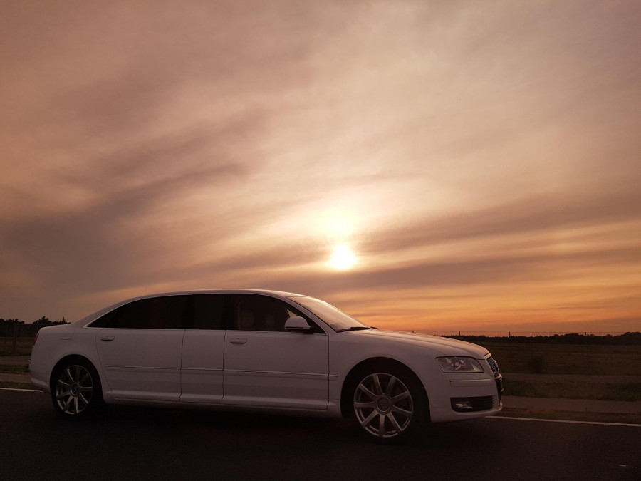 Main image for gallery Audi A8 Stretch