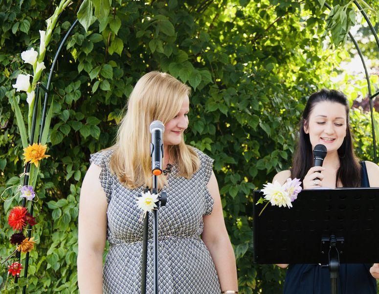 Main image for gallery Sommerhochzeit mit Live-Gesang