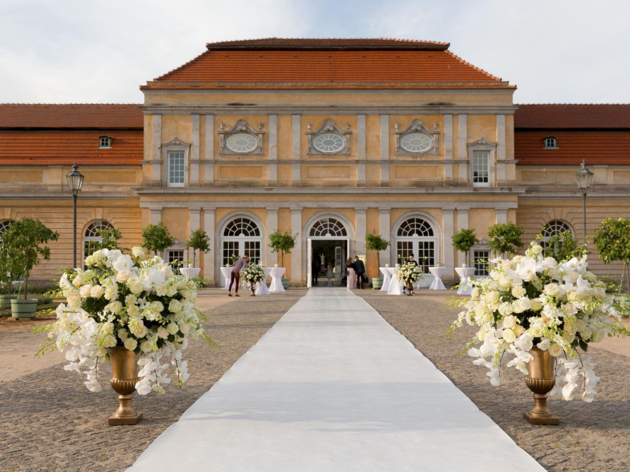 Main image for gallery Fürstlich heiraten in der Großen Orangerie vom Schloss Charlottenburg