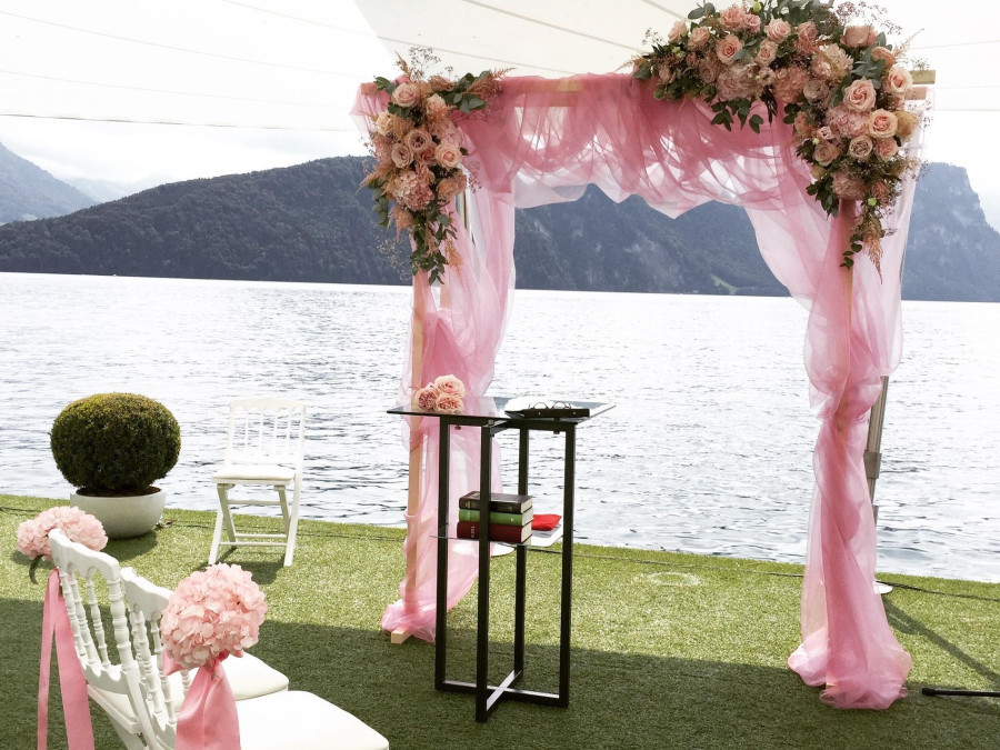 Main image for gallery Outdoor Wedding