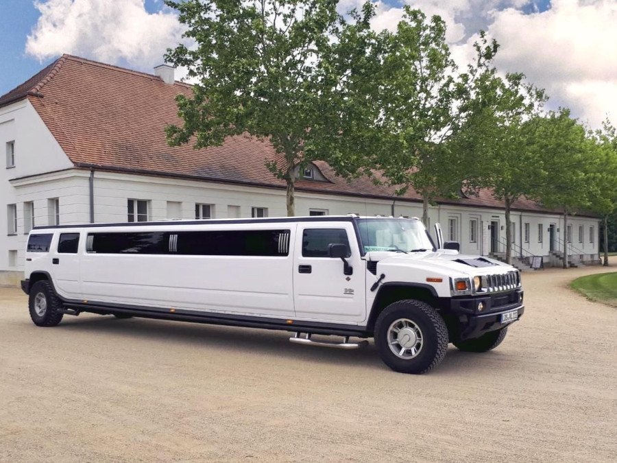 Main image for gallery Hummer-Stretchlimousine