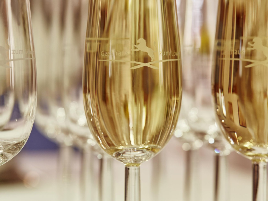 Main image for gallery Sekt zur Begrüßung