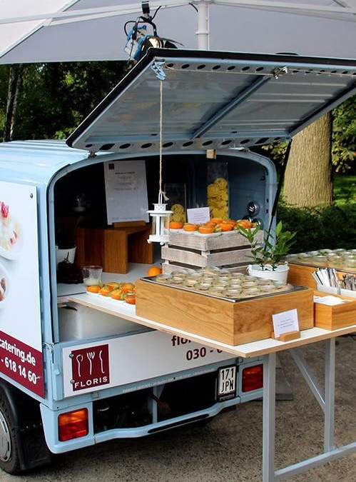 Main image for gallery Kleinster Fooddruck Berlins für einen Sektempfang zur Hochzeit