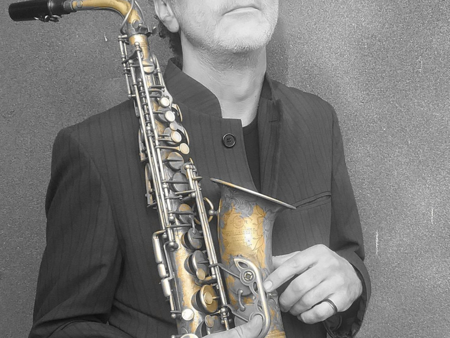 Main image for gallery Saxophone Elegance