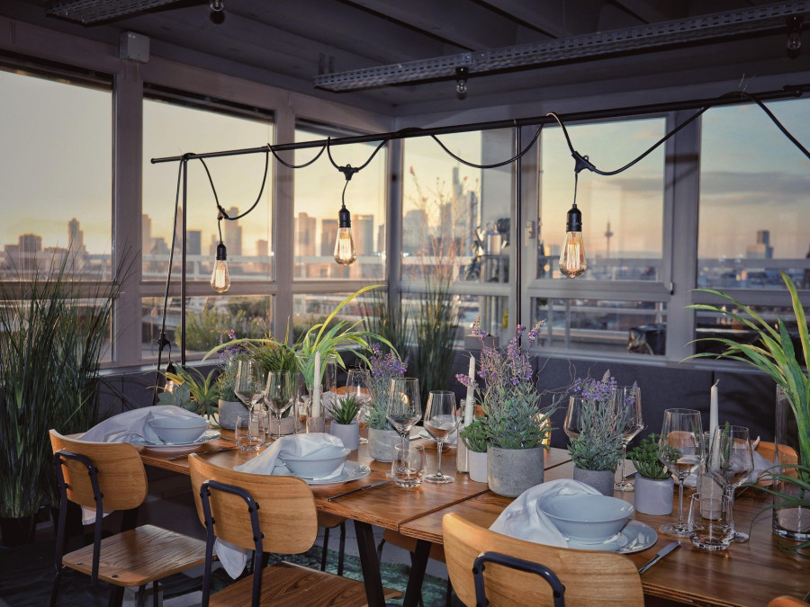 Main image for gallery Blick von der Tafel auf die Skyline