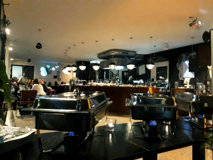 Main image for gallery Buffet & Raum