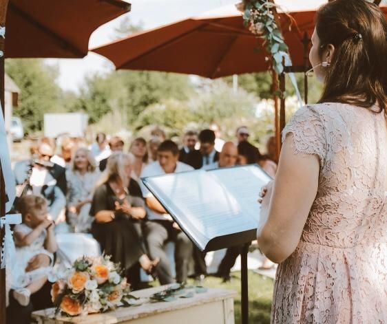 Main image for gallery Sommerhochzeit auf dem Land