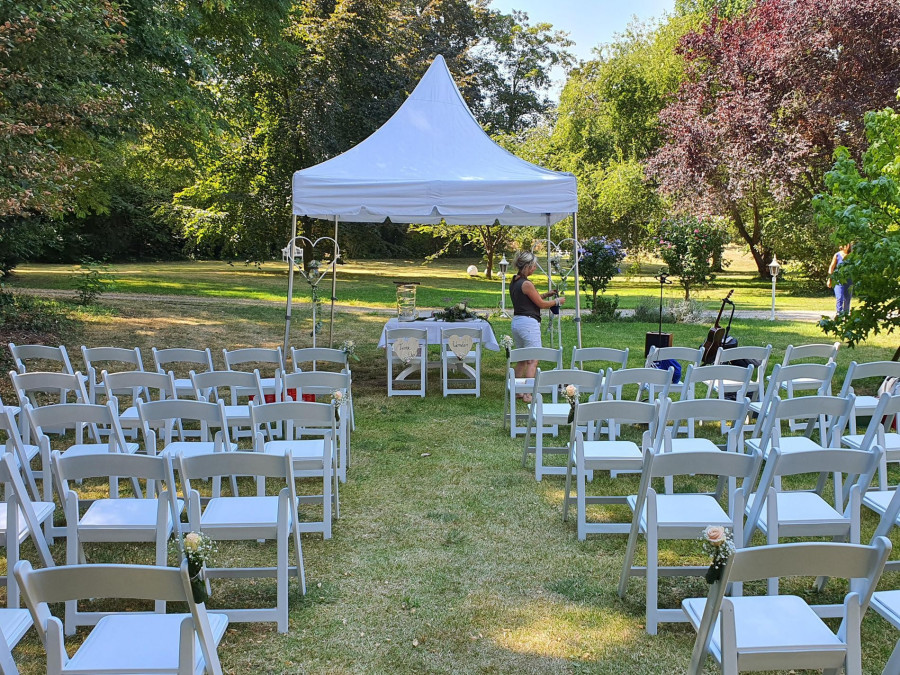 Main image for gallery Trauung im Park