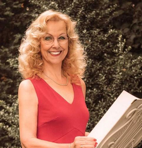 Main image for gallery Freie Trauung mit Roswitha Sieger