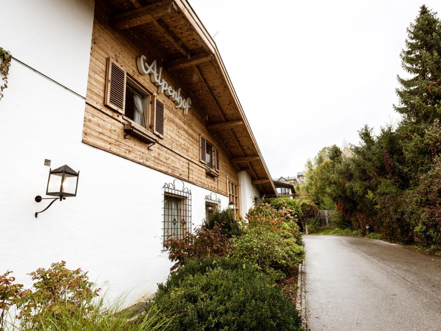 Main image for gallery Hochzeit im Alpenhof Murnau
