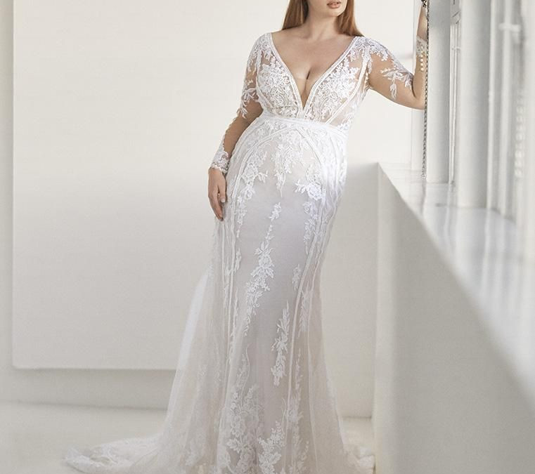 Main image for gallery Brautkleid für Curvys von Pronovias | Credit: Pronovias
