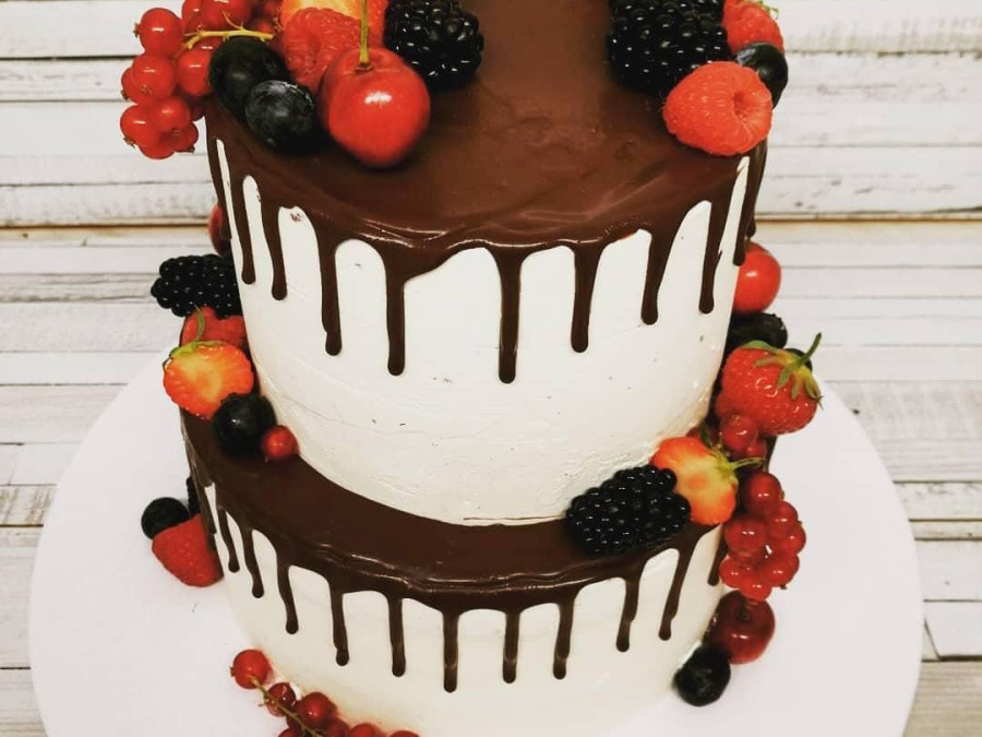 Main image for gallery Semi Naked Wedding Cake