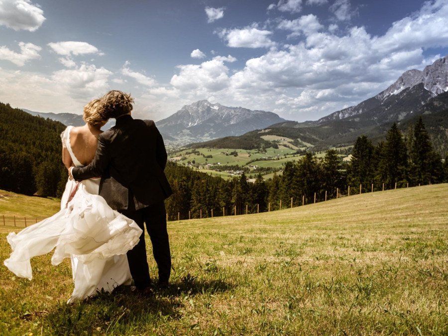 Main image for gallery Hochzeit in den Bergen