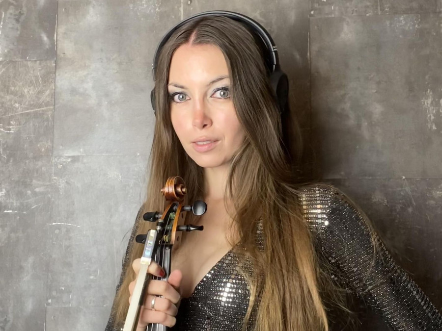Main image for gallery Violin DJane