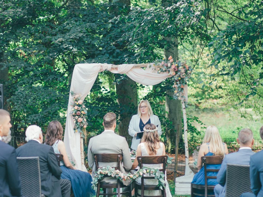 Main image for gallery Dekoration Scheunenhochzeit