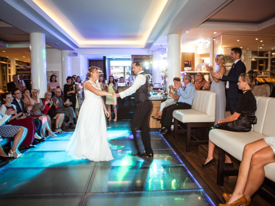 Main image for gallery DJ Pool Berlin Hochzeit