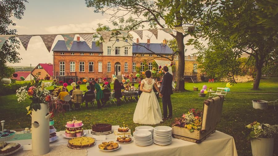 Main image for gallery Catering im Gutsgarten
