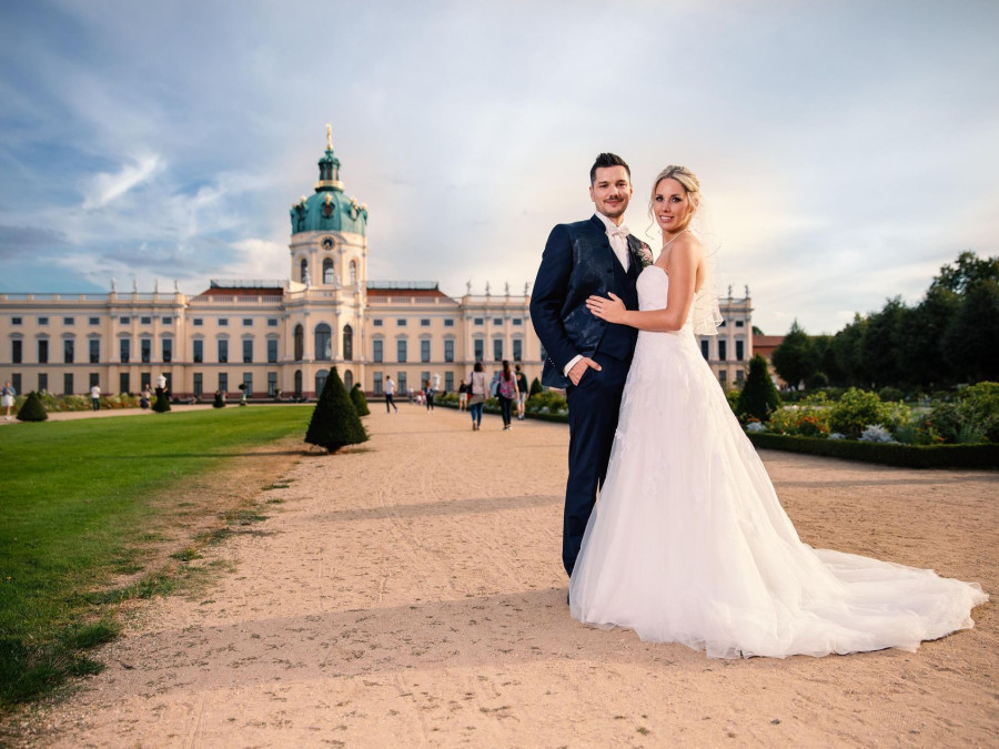 Main image for gallery Fotoshooting im Schlossgarten Charlottenburg