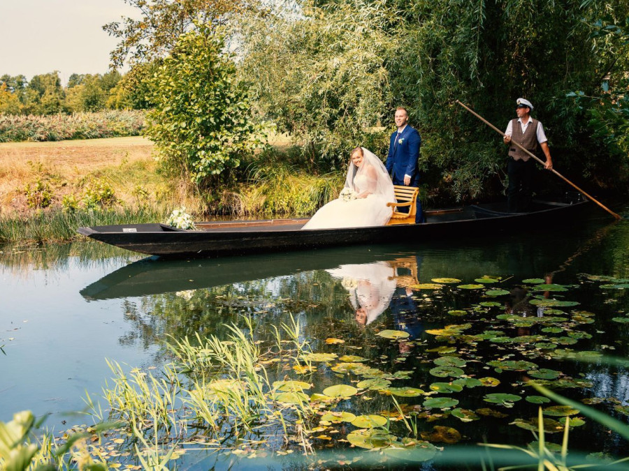 Main image for gallery die Anfahrt der Braut im Spreewald