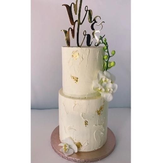 Main image for gallery Hochzeitstorte mit Orchideen, Tartelletes