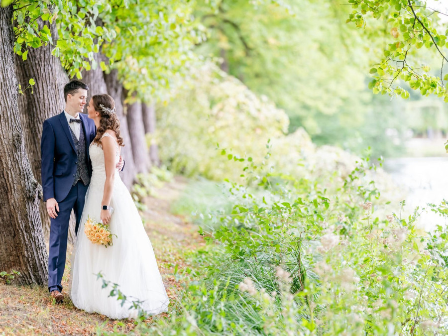 Main image for gallery Simon & Lynn