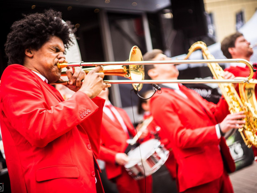 Main image for gallery Brass2Go - The Marching Band